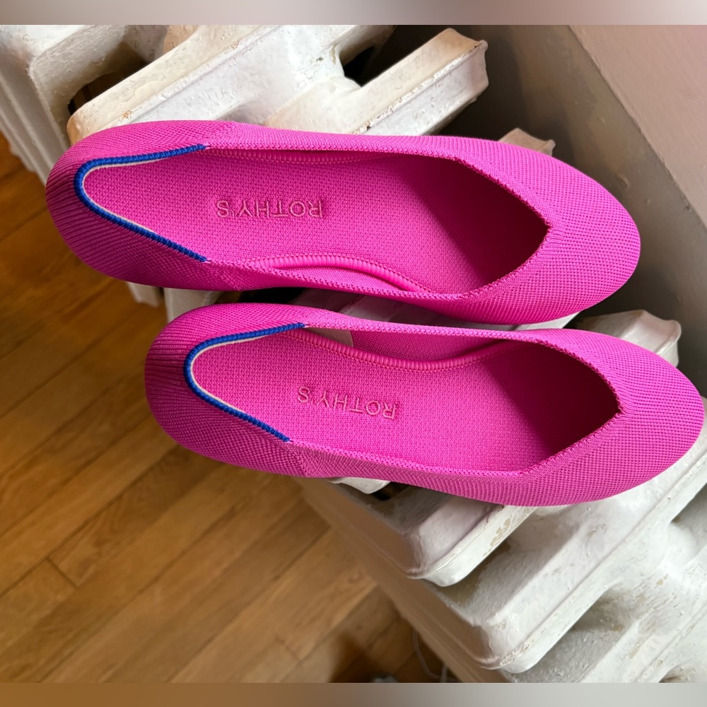 Rothy's Dragonfruit Flats. NWT. Size 9 - Picture 7 of 7